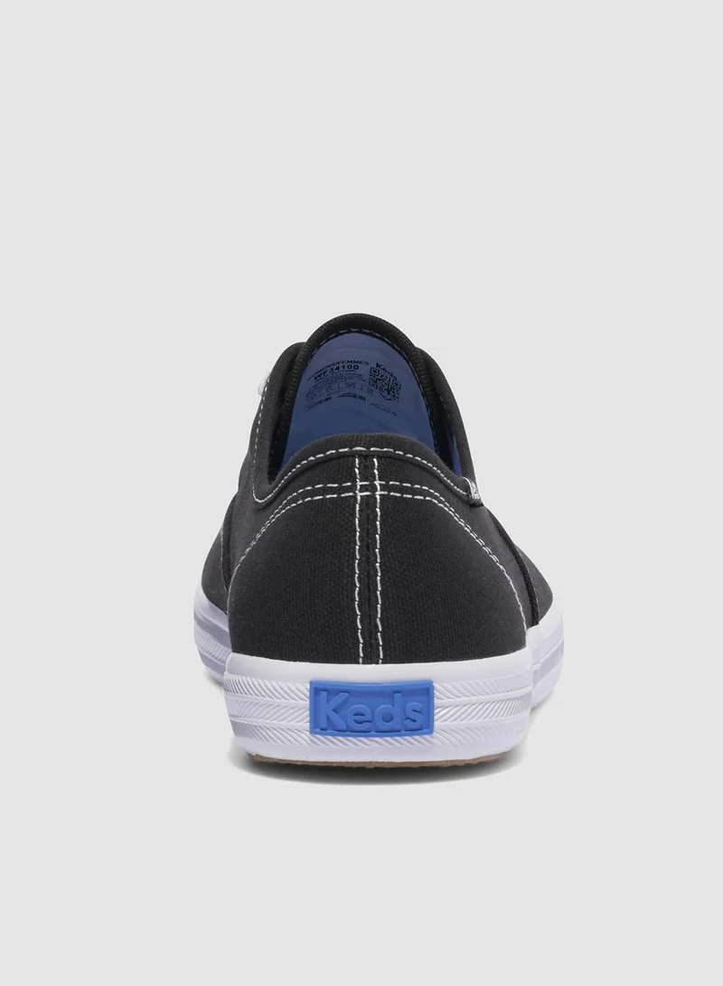 كيدز كيدز نسائي شامبيون أوريجينال سنيكرز قماش أسود